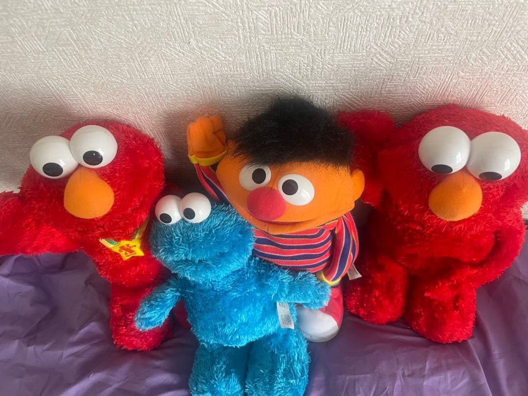 セサミストリートくすぐりエルモクッキーモンスターアーニー男の子動くぬいぐるみ置物