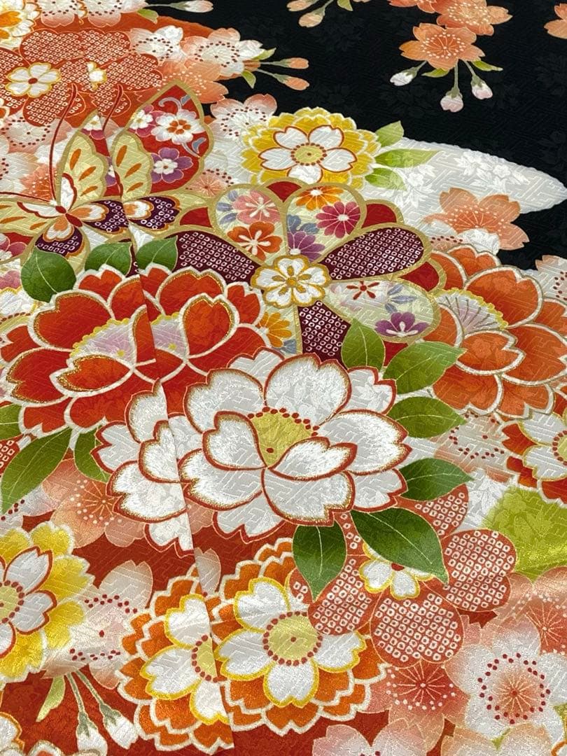 振袖 仮絵羽 刺繍 金彩 紋意匠 正絹 未仕立て品 八掛付き