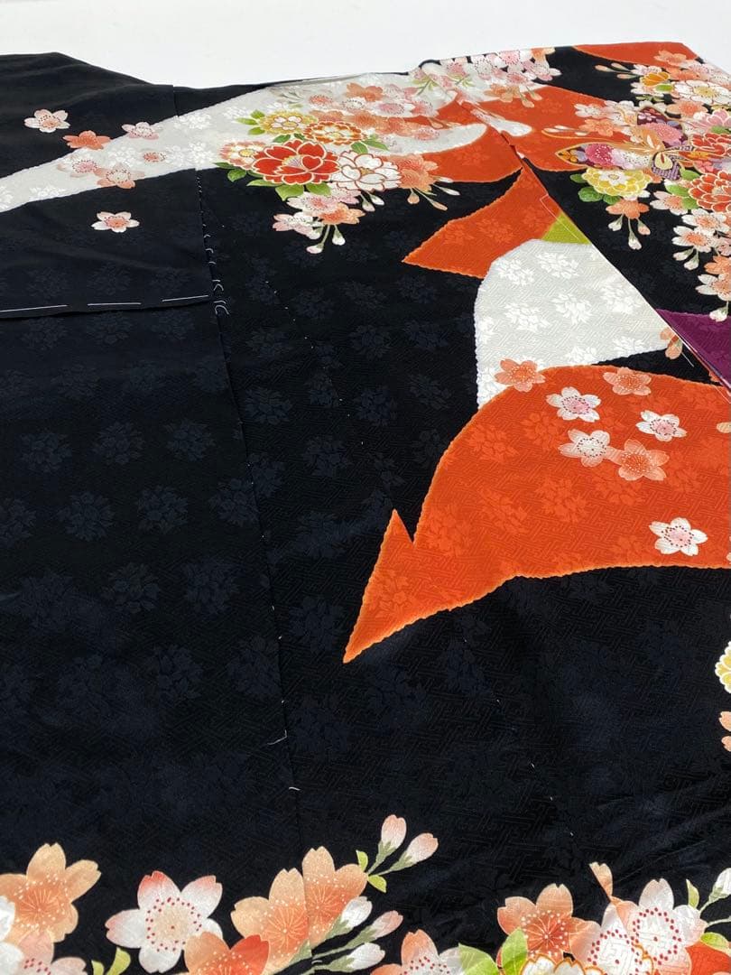 振袖 仮絵羽 刺繍 金彩 紋意匠 正絹 未仕立て品 八掛付き