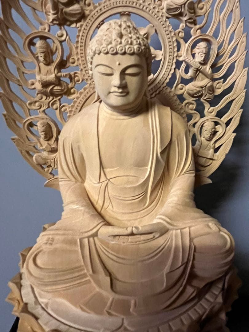仏像　柘植　木彫　座釈迦　台座付　飛天光背　アクリルケース付き　18