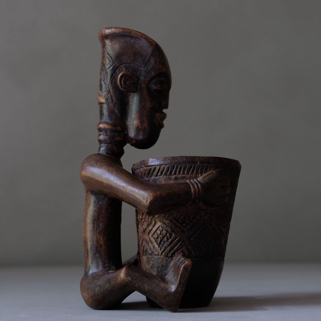 アフリカ 小物入れ付き木彫　オブジェ プリミティブ アート アンティーク
