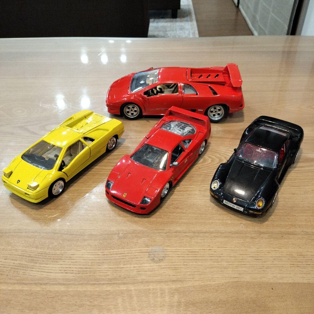 ミニカーセット　1/18が1台　1/24が3台