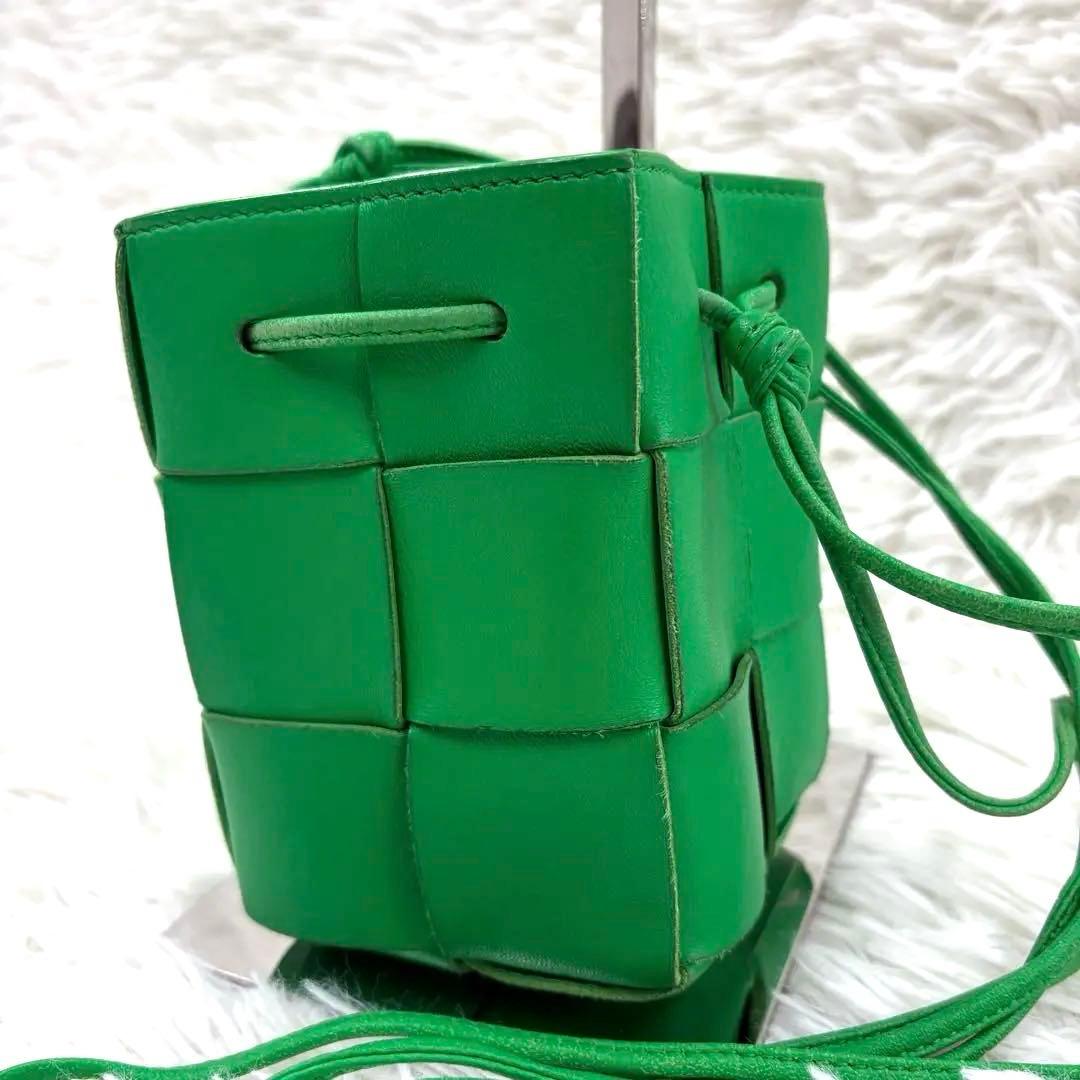 ボッテガヴェネタ カセット マキシイントレチャート ショルダーバッグ グリーン