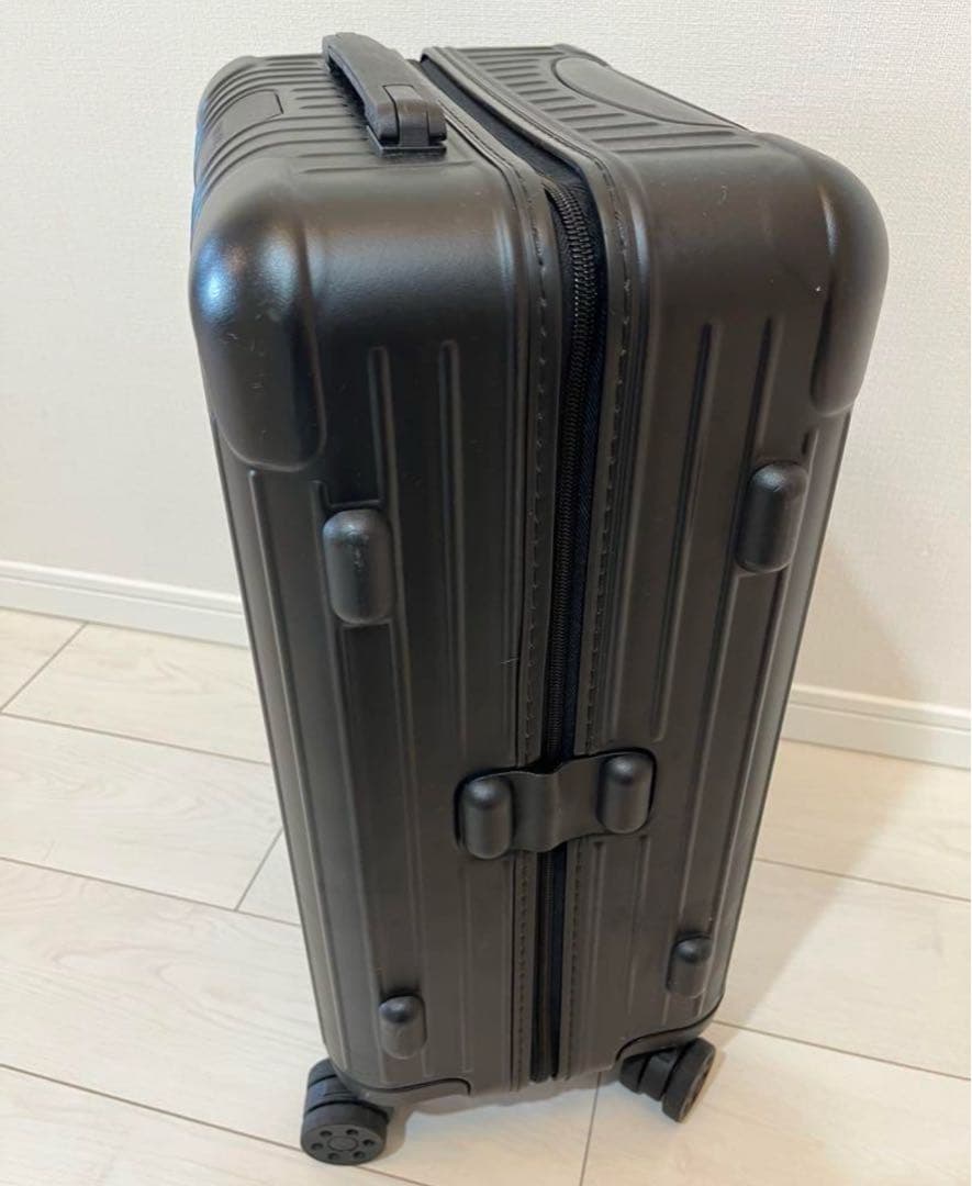 【使用僅か美品】RIMOWA Essential S 36L ブラック