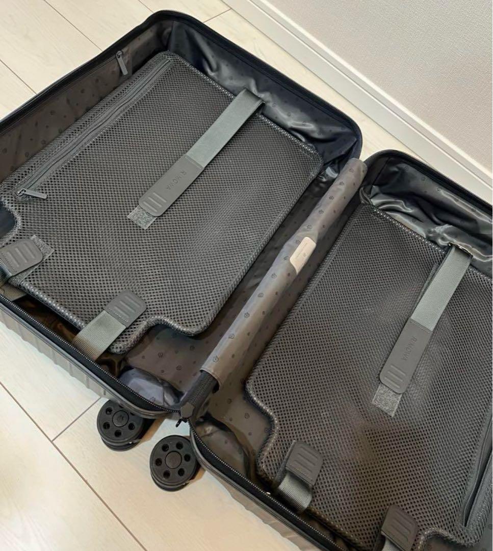 【使用僅か美品】RIMOWA Essential S 36L ブラック