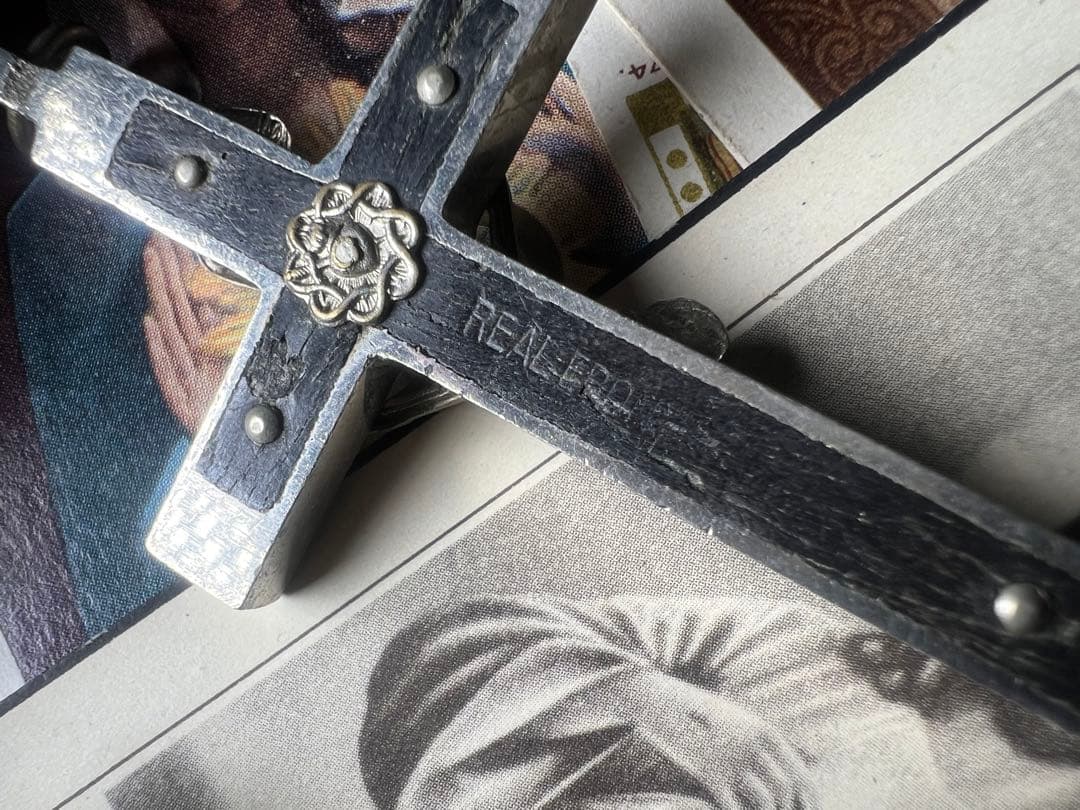 アンティーク　合金と黒檀のメメントモリクロス　20世紀前半