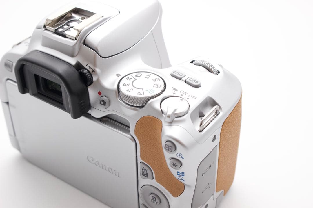 ゲリラセール！ほぼ新品❣️Canon EOS Kiss X9 ダブルレンズシルバー