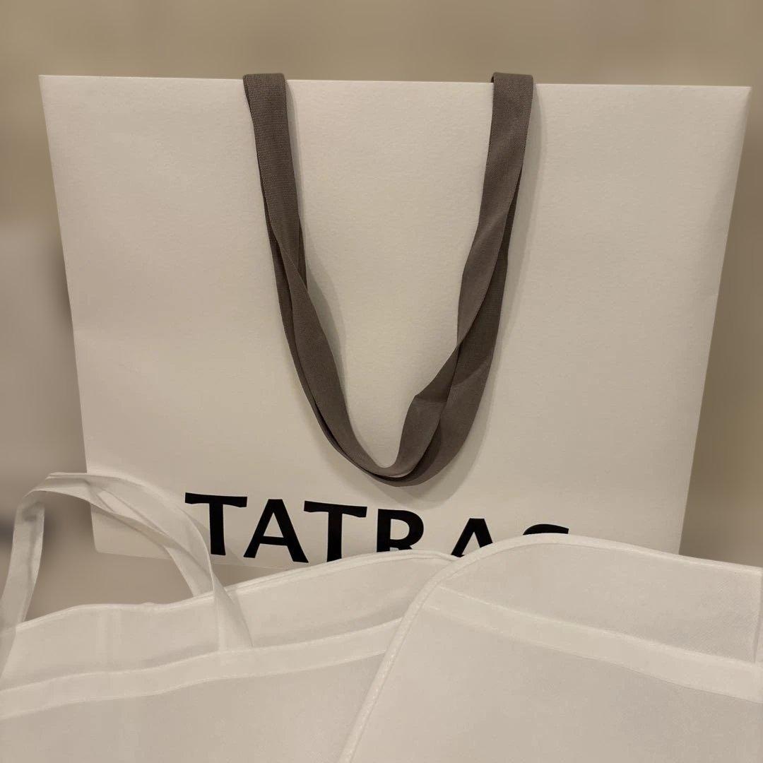 新品✴︎タトラス　TATRAS ガーメントケース2枚　ショップバッグ大小