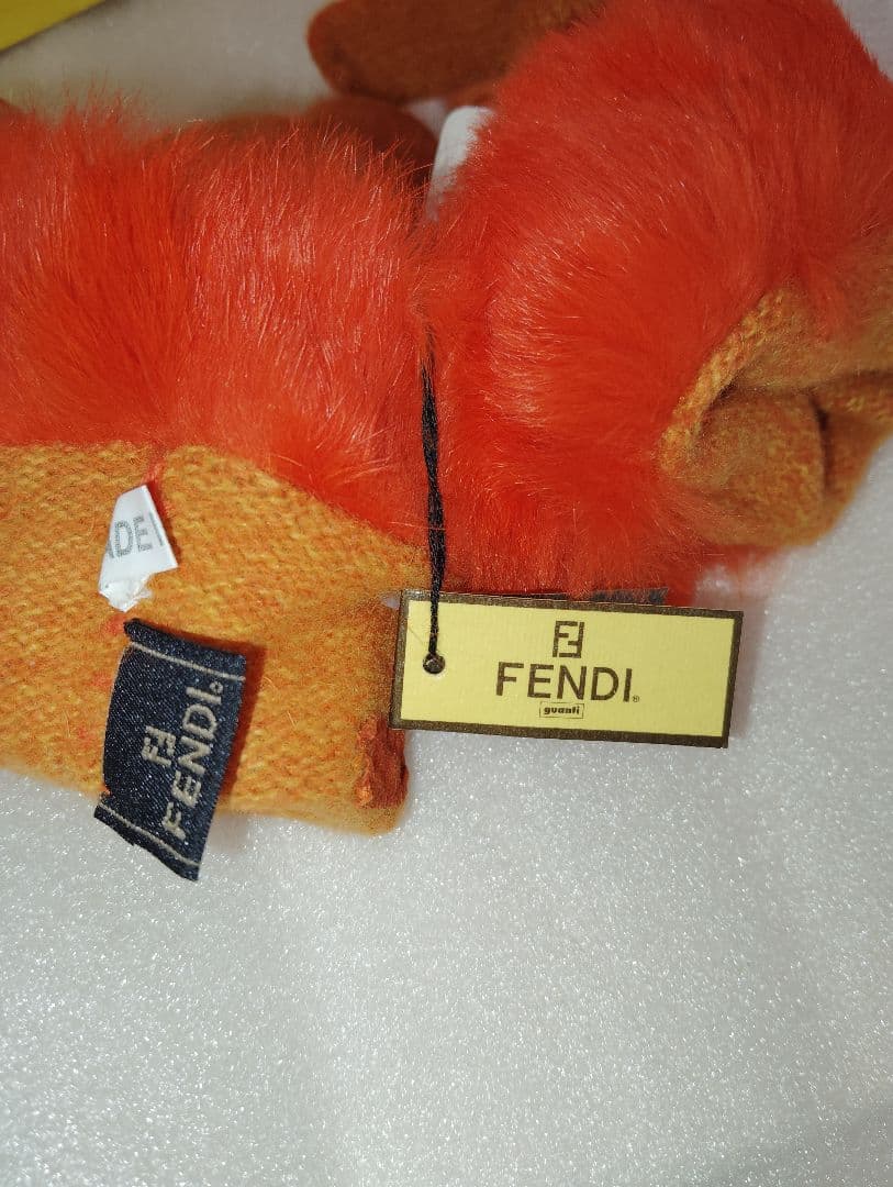 新品未使用タグ付 FENDI フェンディ ファー付手袋 オレンジ