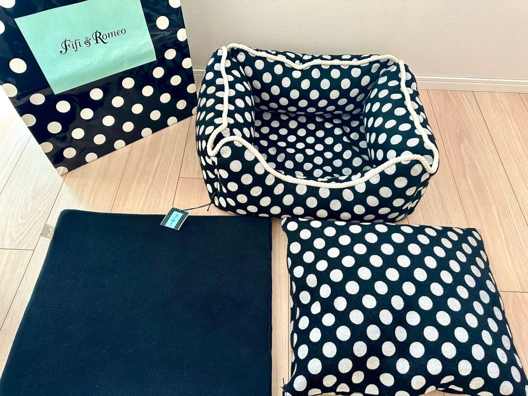 未使用品FIFI&ROMEOフィフィロメオ☆ドット柄ベッド水玉クッションペット