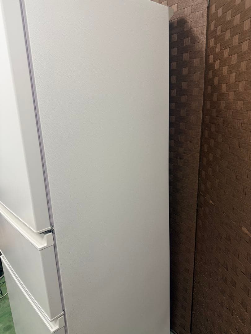 東芝　ノンフロン冷凍冷蔵庫　GR-U33SC (WU) 2023年　326L