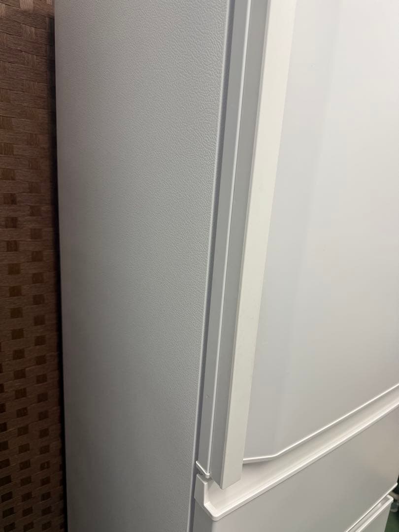 東芝　ノンフロン冷凍冷蔵庫　GR-U33SC (WU) 2023年　326L