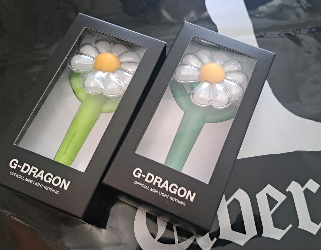 【新品☆未開封】G-DRAGON会場限定販売ミニライトキーリング(おまけ付き)