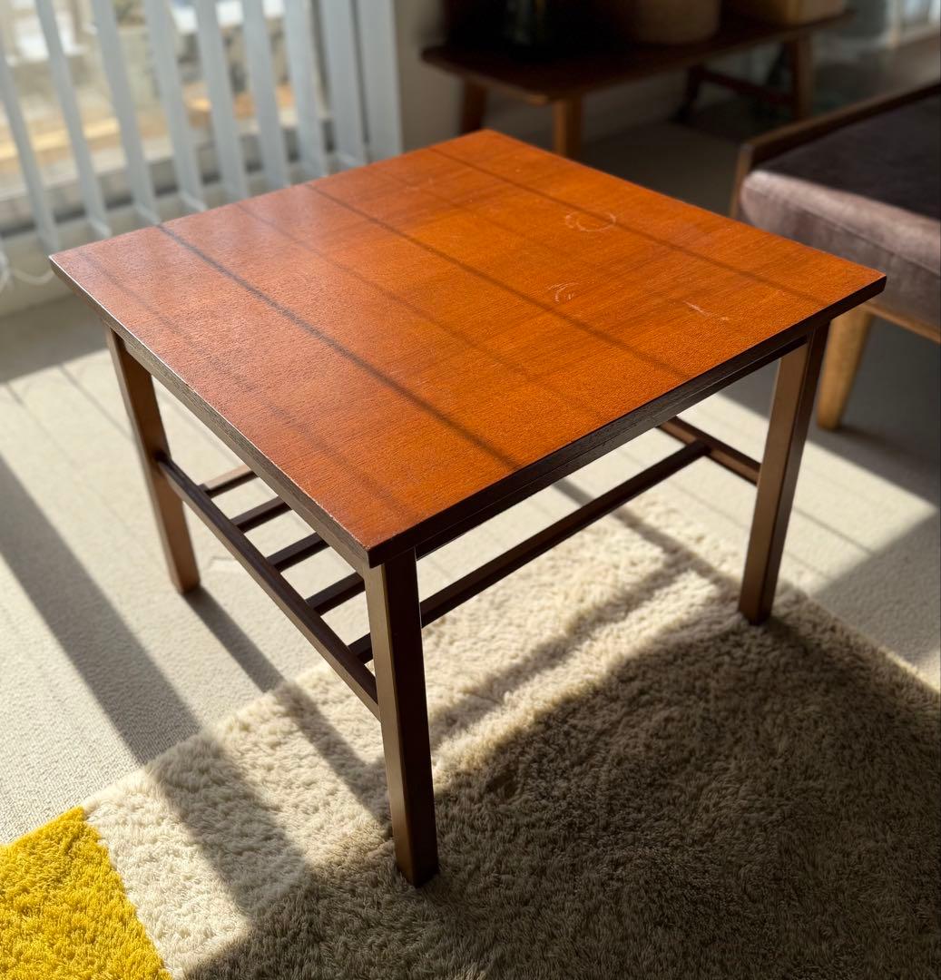 ブラウン木製正方形テーブル　ミッドセンチュリー