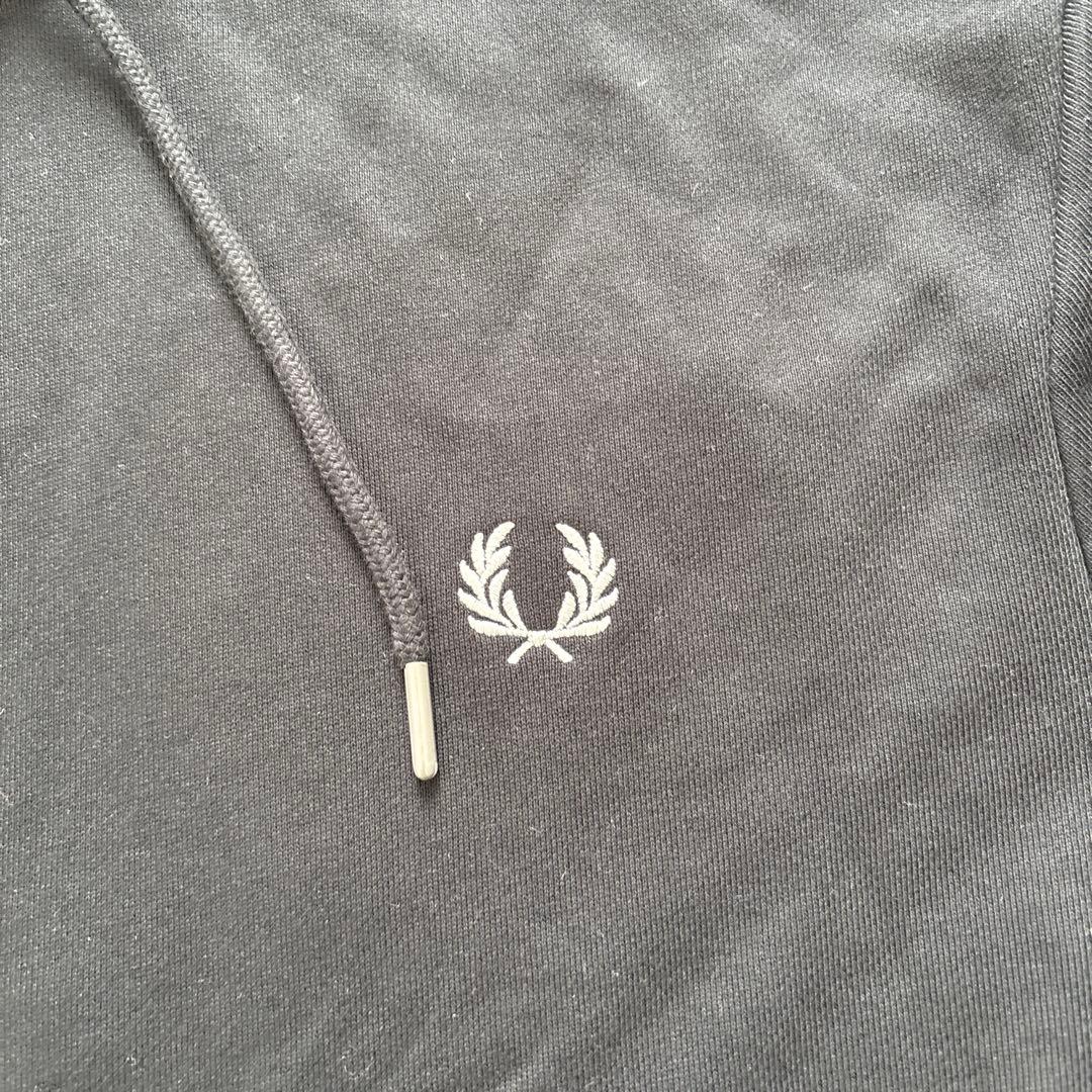 c*g様 Fred Perry フレッドペリー パーカー L ブラック M264