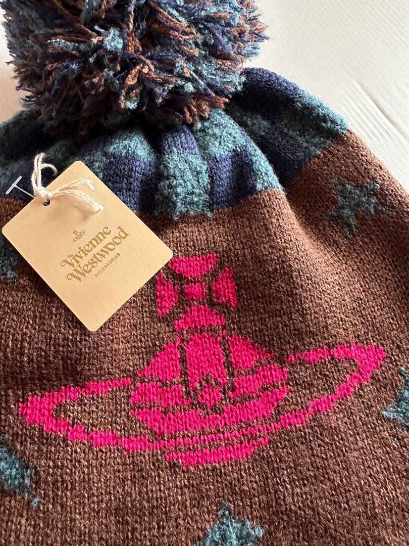 ☆新品未使用☆ Vivienne Westwood ポンポン付きニット帽