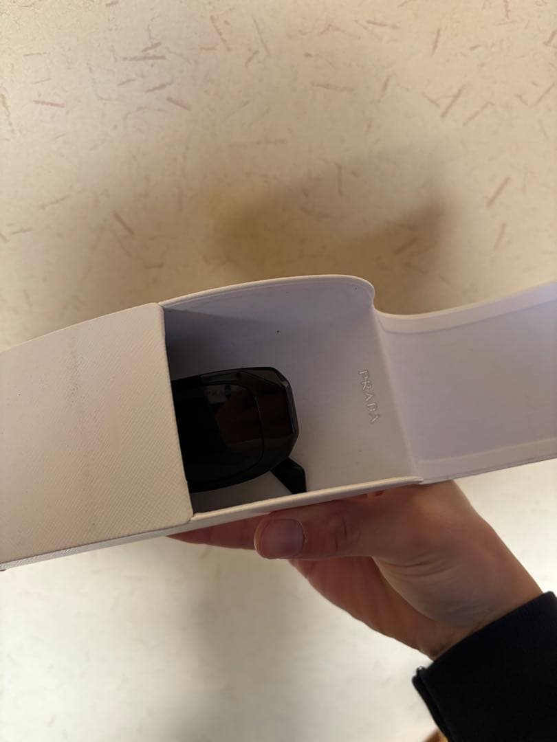 PRADA ブラック スクエアサングラス