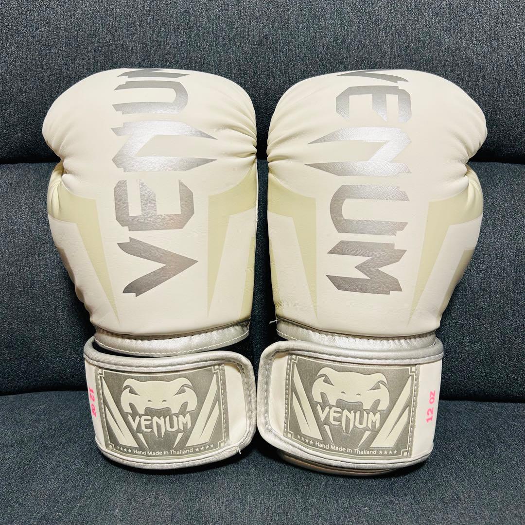VENUM ボクシンググローブ 12oz ホワイト