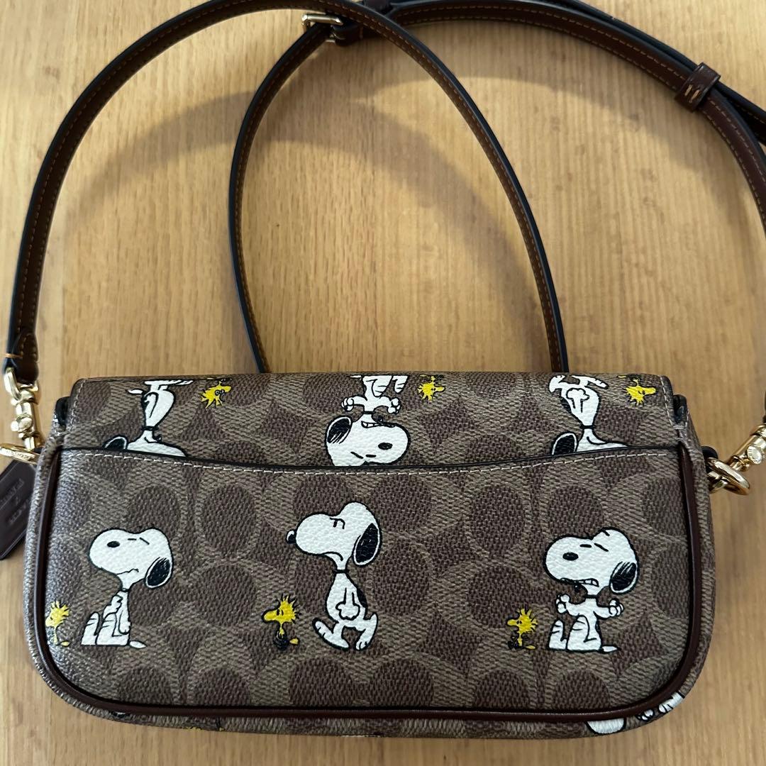 COACH スヌーピー柄 2WAYバッグ　ショルダーバッグ　斜め掛けバッグ