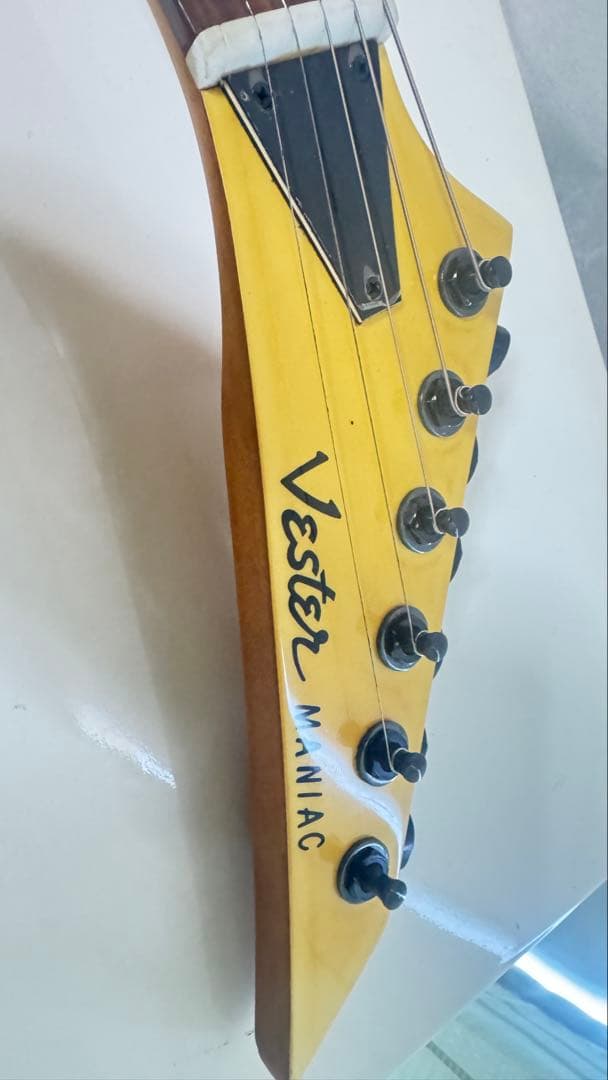 VESTER MANIAC エレキギター