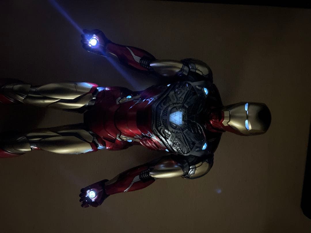 ホットトイズ　アイアンマン　マーク85 ヘッド付き