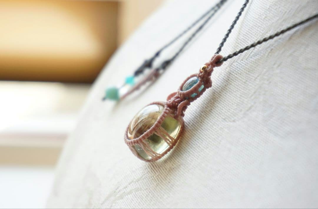 《山霞》グリーンアメジスト　グリーンカイヤナイト　マクラメ　ネックレス