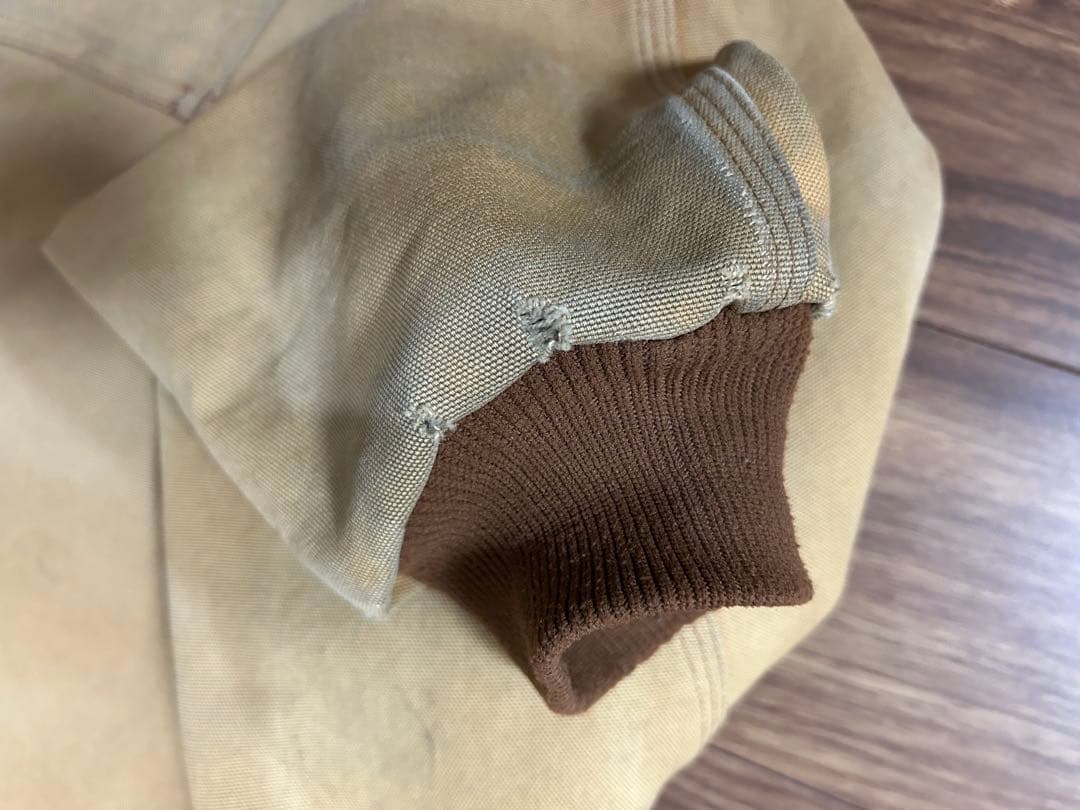 Carhartt アクティブジャケット・良い感じのフェード感