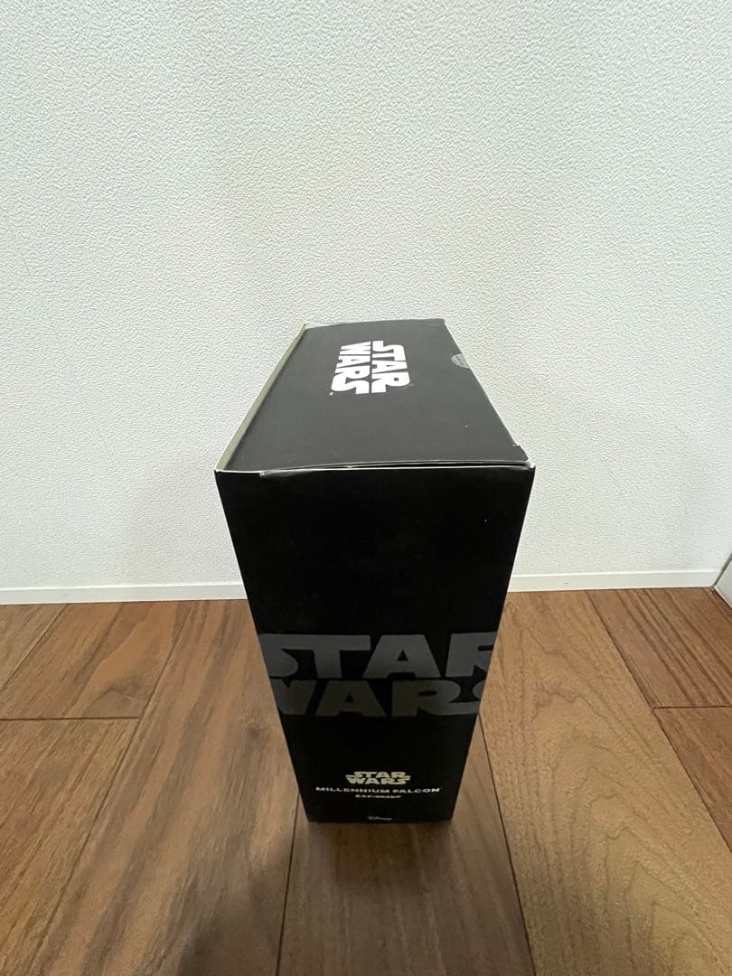 未開封　ミレニアムファルコン　EAF-003 メタリッククロームバージョン