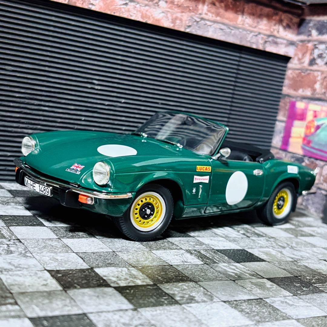 ワンオフカスタム 1/18 SunStar トライアンフ スピットファイアMKⅣ