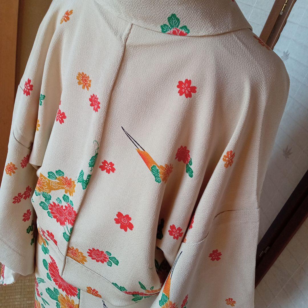 4055未使用美品　紅型　縮緬　中振袖　袷　ベージュで可愛い!