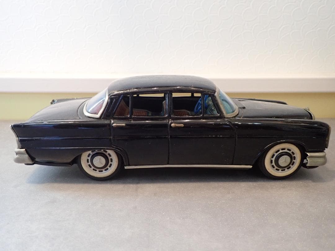 メルセデス ベンツ230 イチコー社製ビンテージブリキカー玩具 全長27㎝