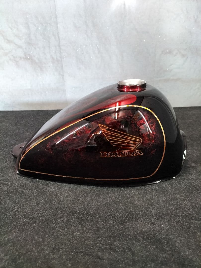 新品未使用モンキー5L社外カスタムペイントタンク　レッド