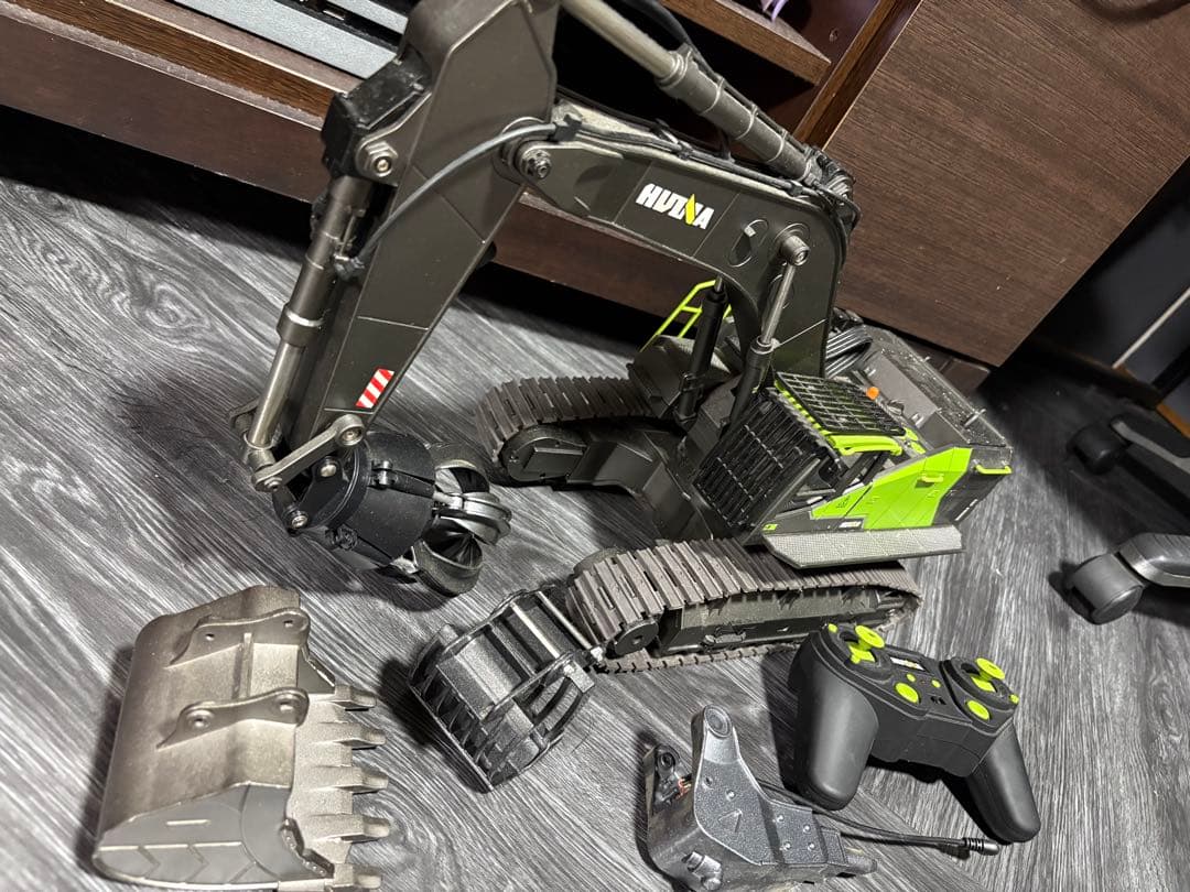 HUINA RC Excavator 4種類パーツ付き