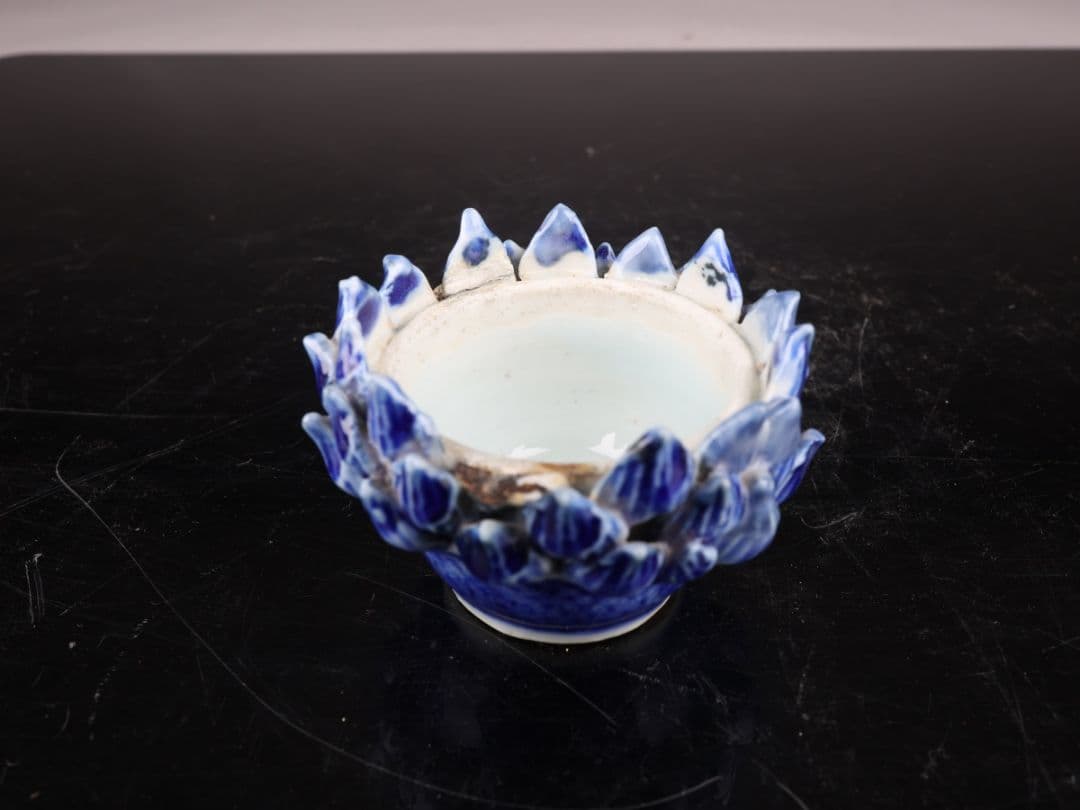 A554 【蓮型香炉】 青花 染付 時代物 香道具 箱付 傷有｛＃