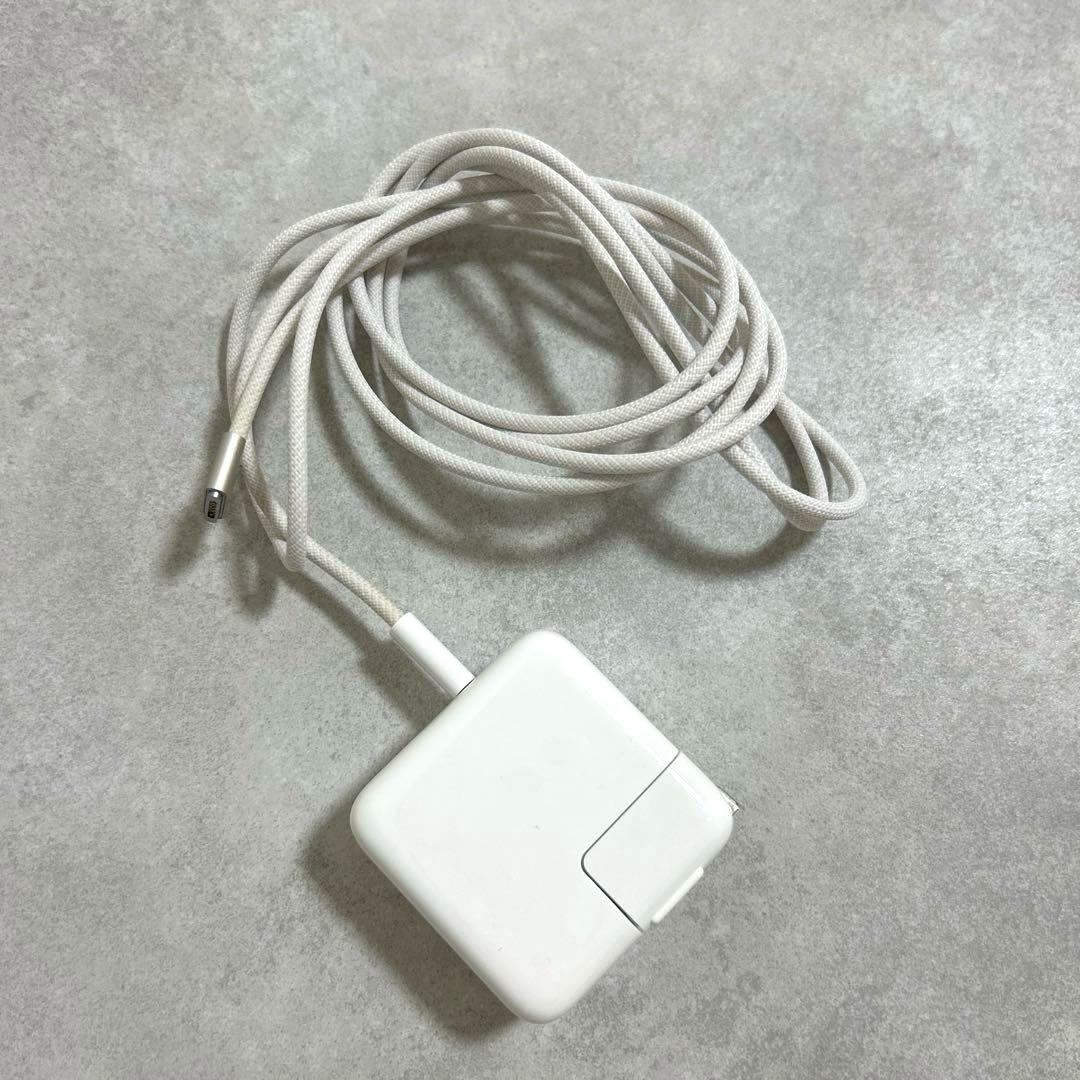 13インチMacBook Air M2チップ　スターライト