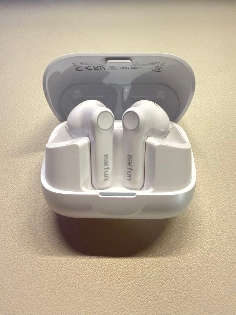 【ほぼ新品】 EarFun Air Pro 4+ ホワイト