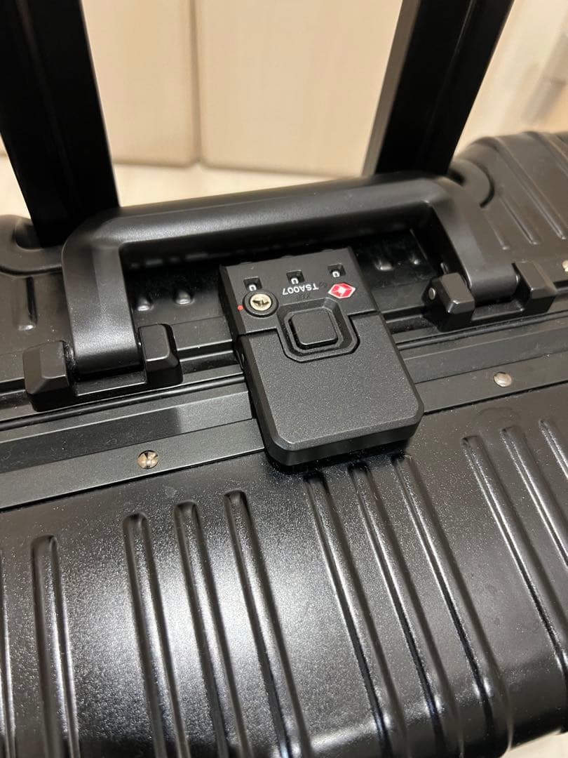 TAKEO KIKUCHI ブラックキャリーケース