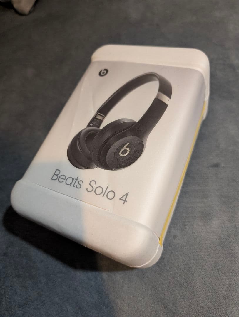 Beats Solo 4 ブラック