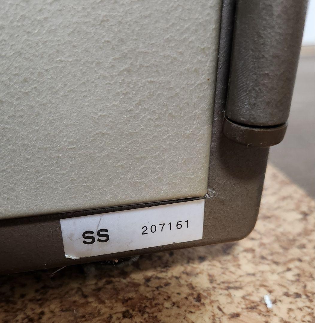 Eiko 金庫 鍵付き、4枚ダイヤル式 収納力抜群