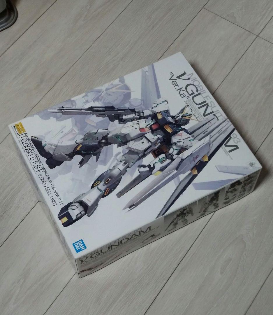 マスターグレード　ニューガンダム　1/100　Ver.Ka 未組み立て