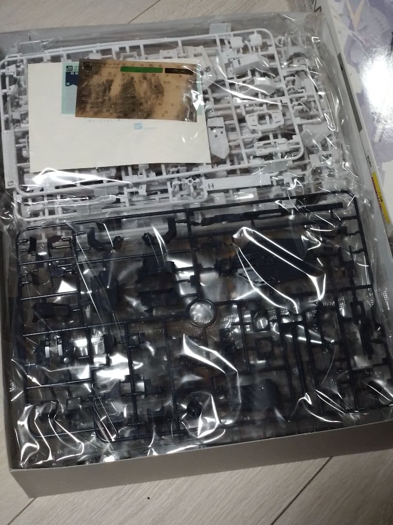 マスターグレード　ニューガンダム　1/100　Ver.Ka 未組み立て