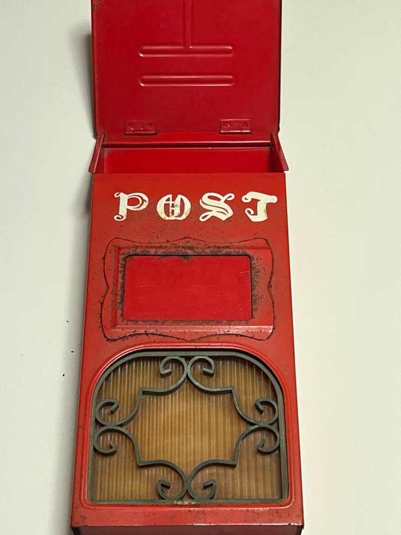 ビンテージ 赤い 郵便ポスト