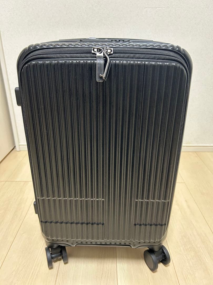 スーツケース Innovator INV50 ジェットブラック38L限定カラー