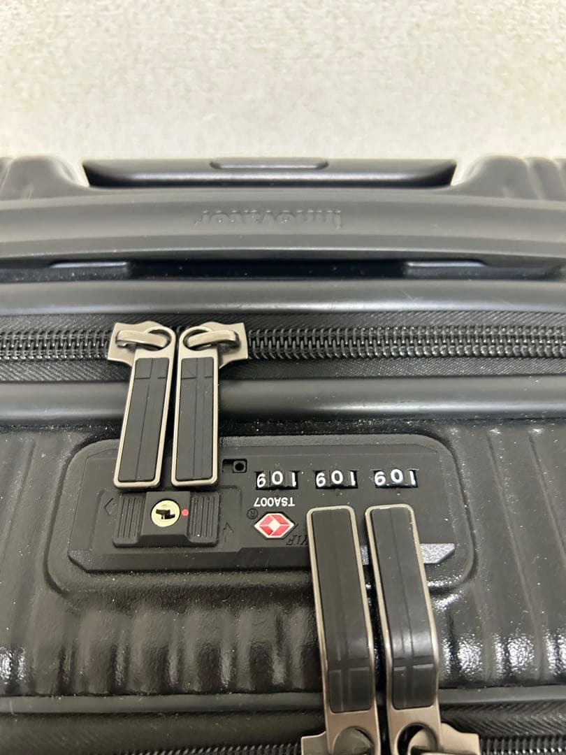 スーツケース Innovator INV50 ジェットブラック38L限定カラー