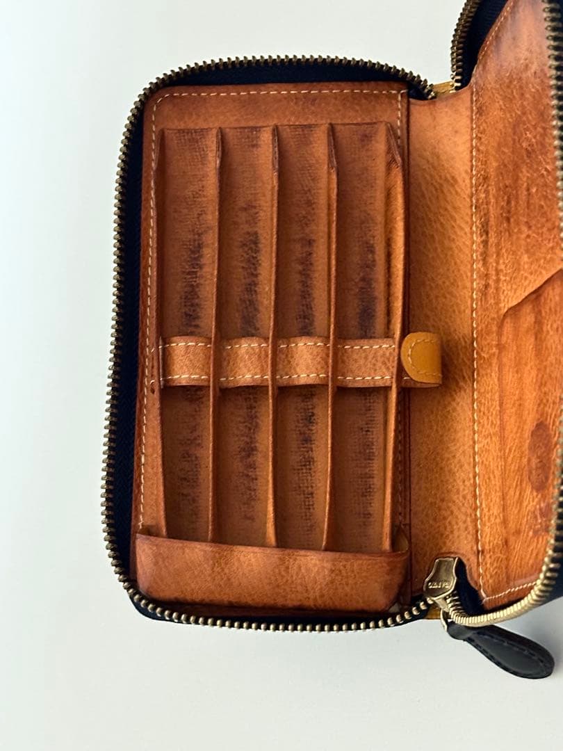 ガンゾ　シンブライドル　ファスナー付き4本差しペンケース