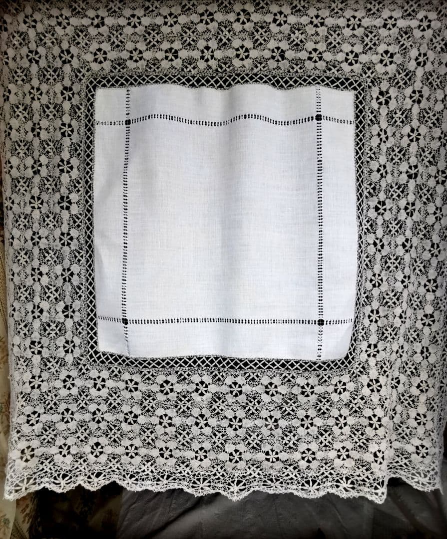 アンティーク シルク混ヤーンニードルワークレーストリム 梯子刺繍リネンクロス