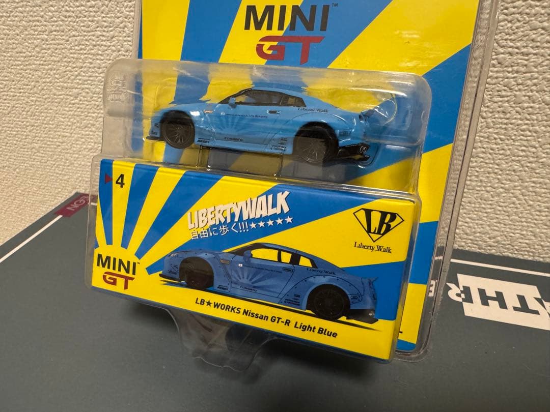 ミニカー MiniGT LB Nissan GT R R35 Light Blue