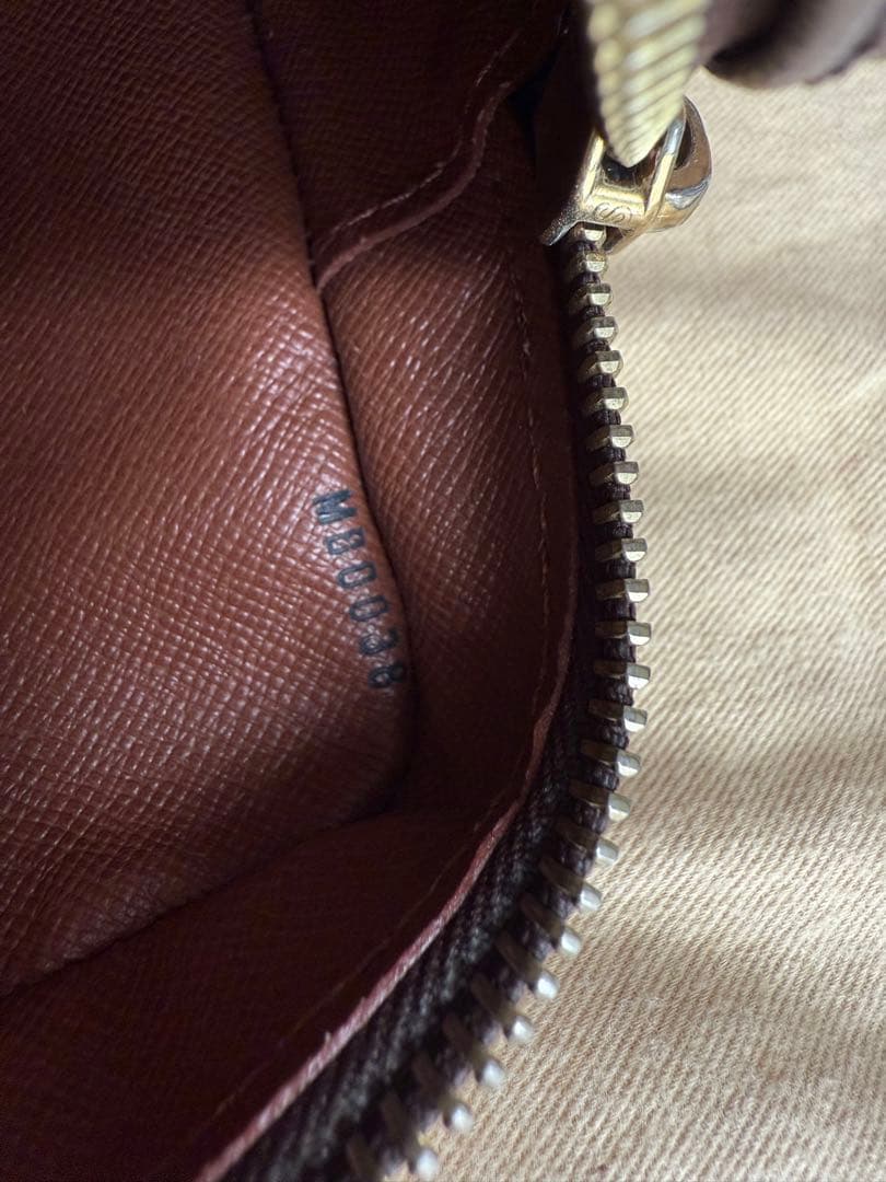 Louis Vuitton モノグラム ショルダーバッグ　トロカデロ