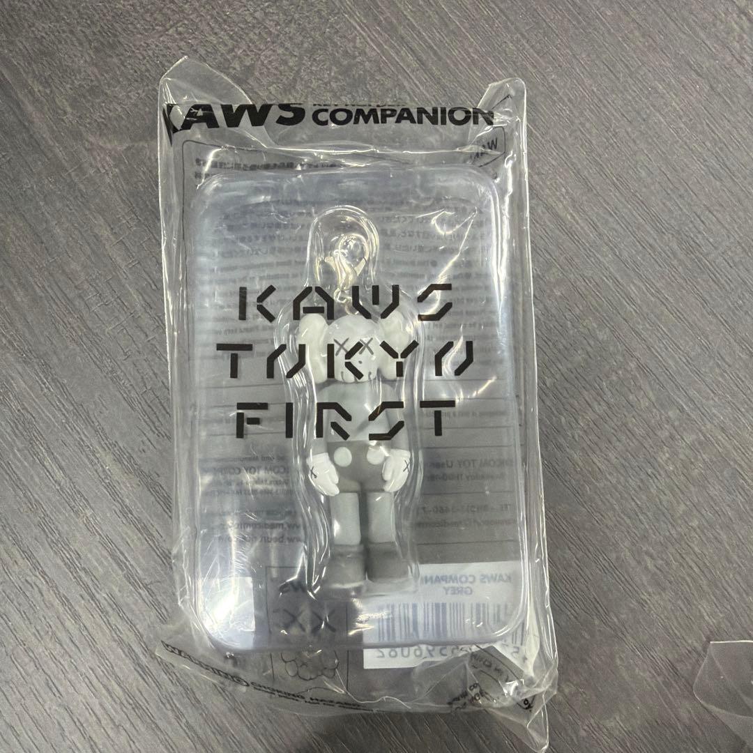 KAWS COMPANION KAWS TOKYO FIRSTキーホルダー