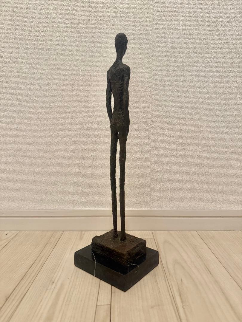 ジャコメッティ　ブロンズ像